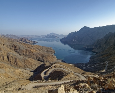 Oman, navigazione nei fiordi del Musandam e Dubai